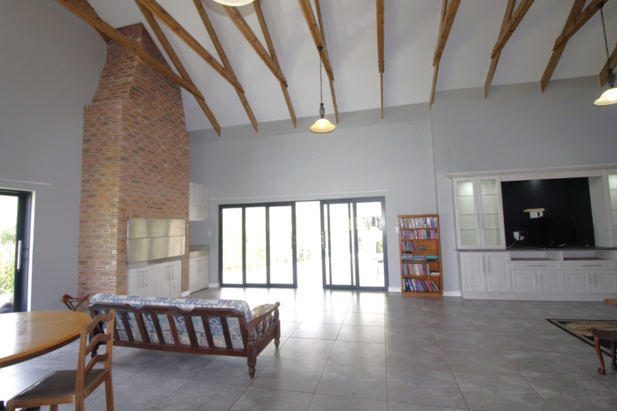 5 Bedroom Property for Sale in Noorsekloof Eastern Cape